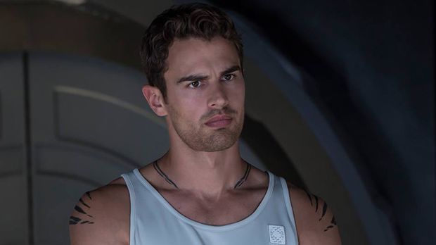 &quot;Divergent&quot;Star Theo James Bald auch echte FeroxTattoos? ProSieben
