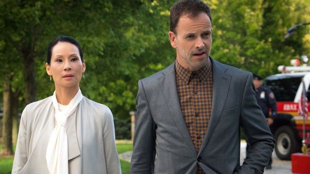 Elementary - Elementary - Staffel 4 Episode 7: Das Herz Blutete Blau