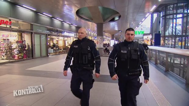 Achtung Kontrolle - Achtung Kontrolle! - Thema U.a.: Schlägerei Am Bahnhof - Bundespolizei Berlin