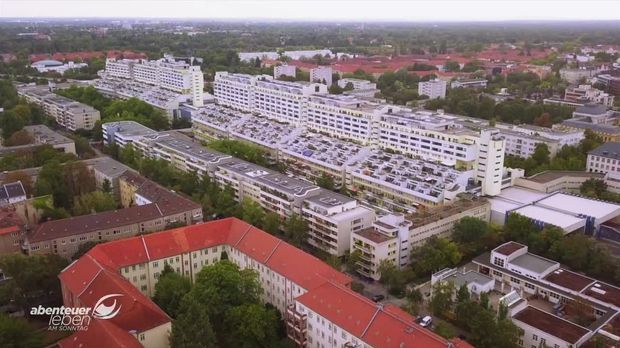 Abenteuer Leben - Abenteuer Leben - Sonntag: Die Schlange - Wohnen Und Leben über Der Autobahn