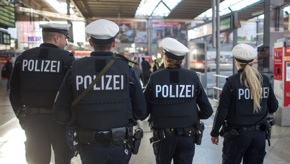 Sicherheit Am Bahnhof– Bundespolizei Und SOD Im Einsatz