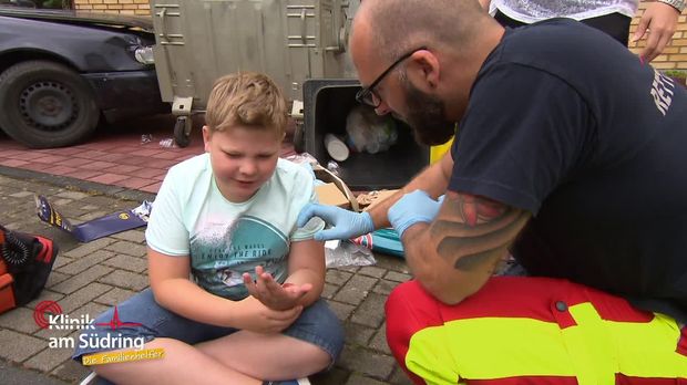 Klinik Am Südring - Die Familienhelfer - Klinik Am Südring - Die Familienhelfer - Der Tolle Polizist