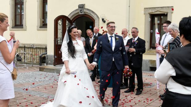 Hochzeit auf den ersten Blick - Video - Das wichtigste ...