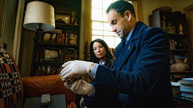 Elementary - Elementary - Staffel 4 Episode 13: Pilzkultur