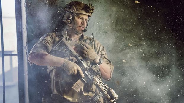 Seal Team - Seal Team - Staffel 1 Episode 14: Der Mann Im Hintergrund