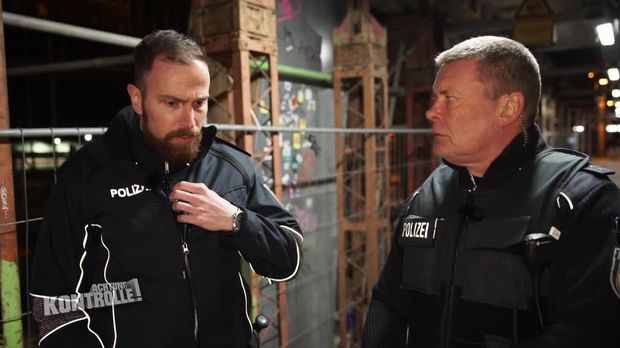 Achtung Kontrolle - Achtung Kontrolle! - Auf Streife An Berlins Ostbahnhöfen