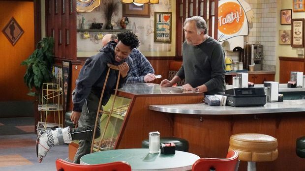 Superior Donuts - Superior Donuts - Staffel 1 Episode 8: Der Mann Ohne Krankenversicherung