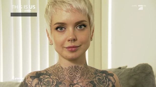taff Video Unglaublich! Die Brustimplantate dieser jungen Frau