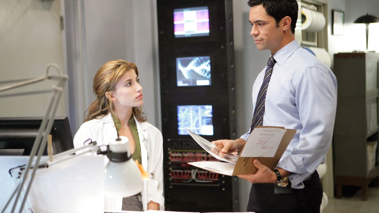 Cold Case PinUpGirl Sat.1 Gold