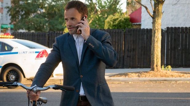 Elementary - Elementary - Staffel 4 Episode 5: Ausgrabungen