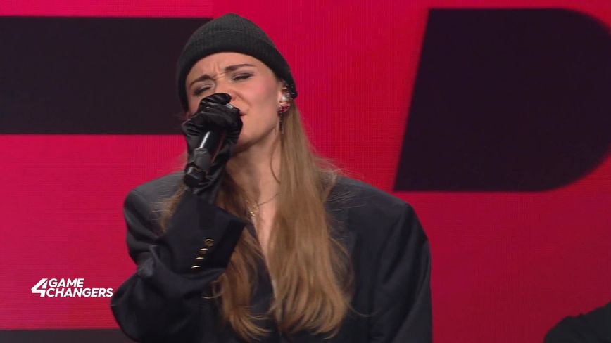 Laura Bilgeri live at the 4GAMECHANGERS Festival
