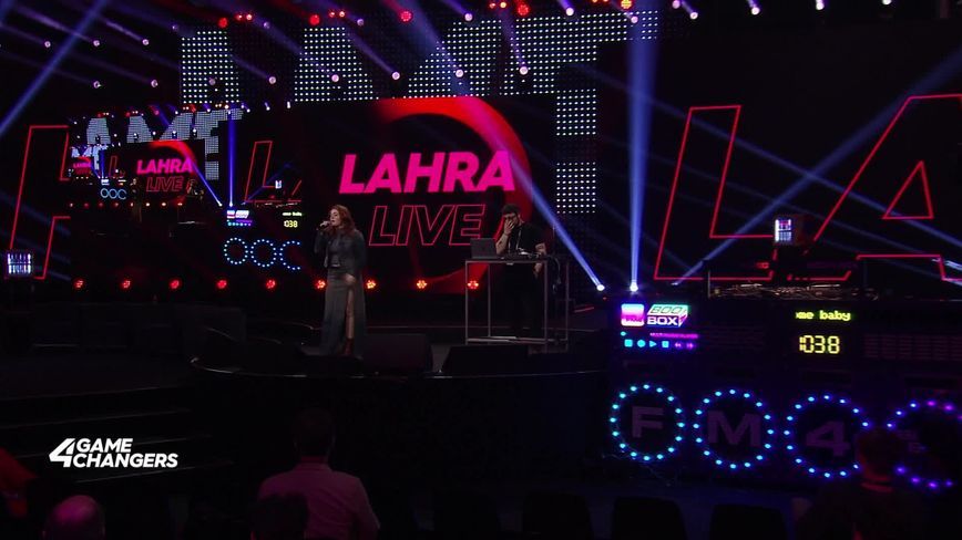 Lahra live at the 4GAMECHANGERS Festival