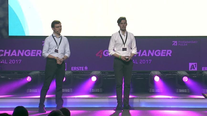 Finale: Helferline im Pitch
