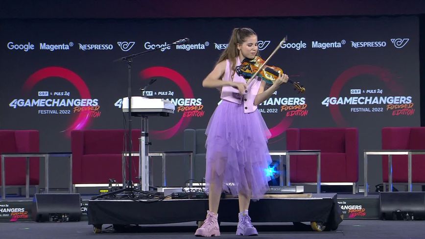 Nina-Sofie Berghammer live auf dem 4GAMECHANGERS Festival